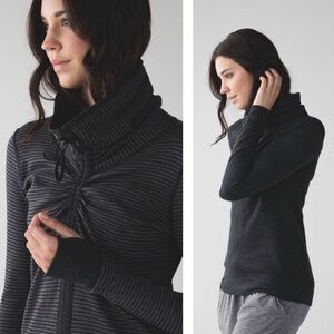 Lululemon In A Cinch Cowl Neck Pullover Women Size 4 Reversible Long Sleeve Gray